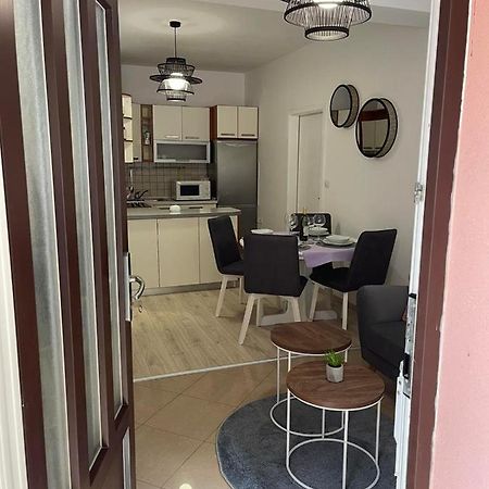 Apartments Lovro 로브란 외부 사진