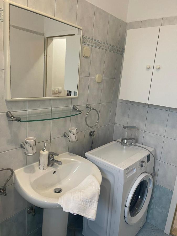 Apartments Lovro 로브란 외부 사진